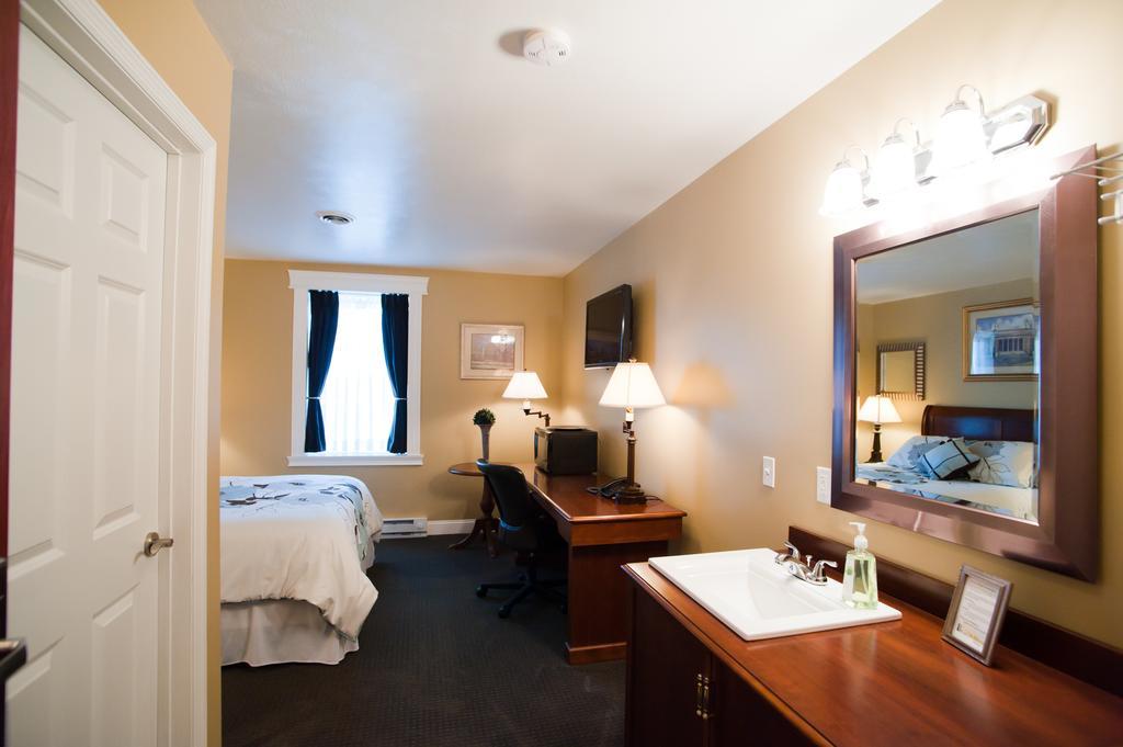 Beacon Hotel Oswego Exterior foto